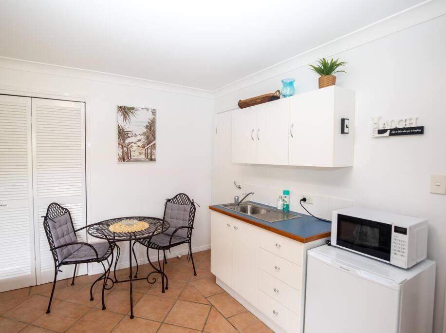 פוינט לוקאאוט Gorgeous Studio + 100M To Beach + Pool מראה חיצוני תמונה